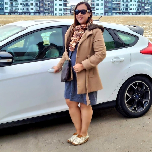 Profile Picture of Rowena Ilano (@rowena_ilano) on Poshmark