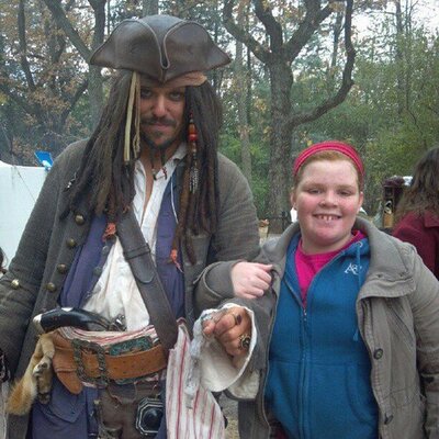Profile Picture of Elizabeth Holcomb (@Lizzy0831) on Twitter