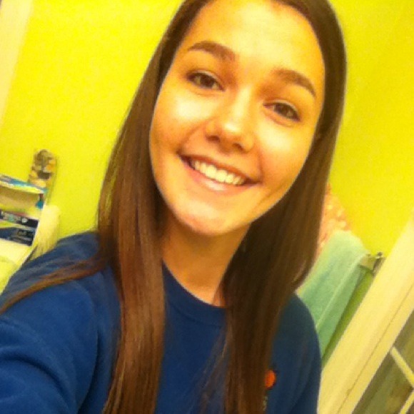 Profile Picture of Emily Reba (@ereba33) on Poshmark