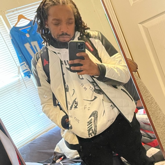 Profile Picture of Jason Babb (@kingbabb) on Poshmark