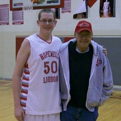 Profile Picture of Andrew Rohrbach (@giantrohrbach) on Twitter