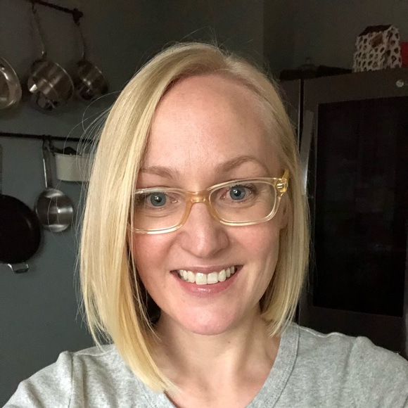 Profile Picture of Chloe Pedersen (@chloe_pedersen) on Poshmark