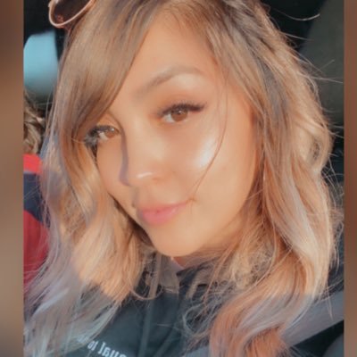 Profile Photo of Vivi (@VivianAvila_) on Twitter