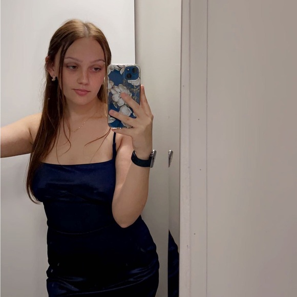 Profile Picture of Chelsey Wright (@chelseywrightt) on Poshmark