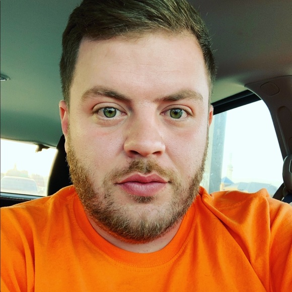 Profile Picture of Justin Richards (@justinrichards8) on Poshmark