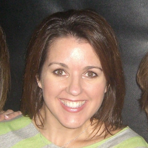 Profile Picture of Alexa Manza (@vivamanza) on Poshmark