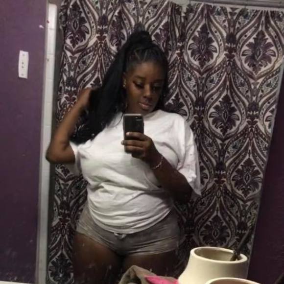 Profile Picture of Keiara Keiara (@keiarakeiara) on Poshmark