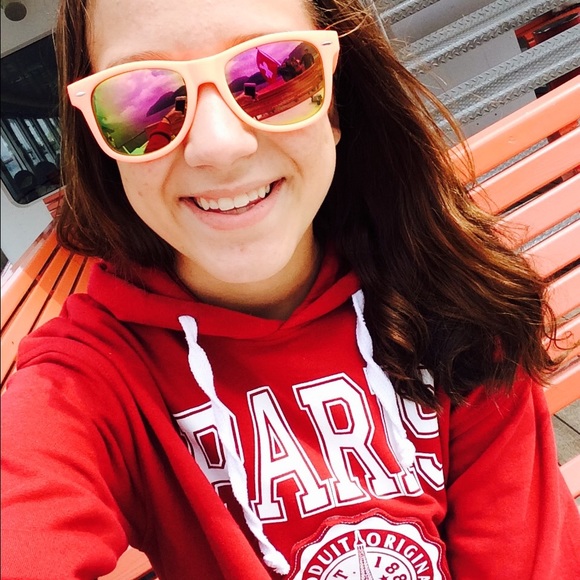 Profile Picture of Abbey Benike (@abbeybenike) on Poshmark