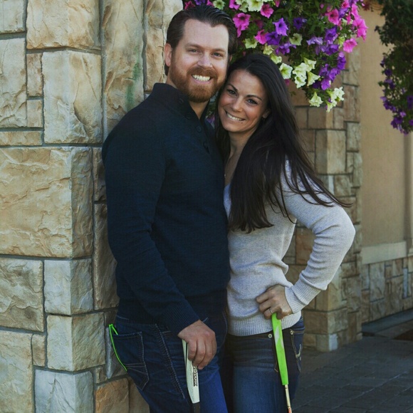 Profile Picture of Lindsay Shandera (@linzers1020) on Poshmark