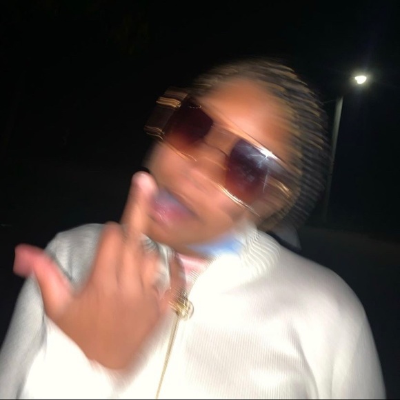 Profile Picture of Ajah Thompson (@lanii_325) on Poshmark