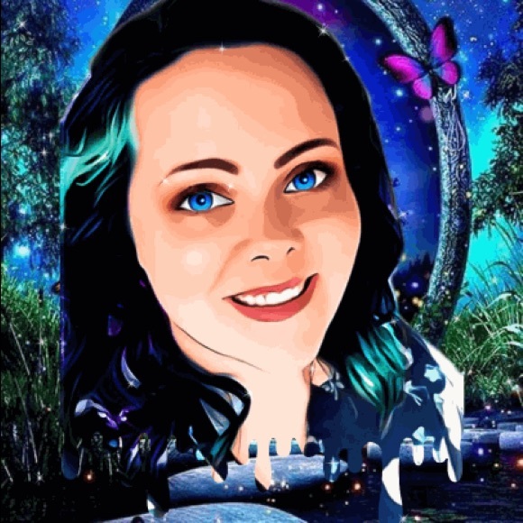 Profile Picture of Erika Hurley (@erika_hurley) on Poshmark