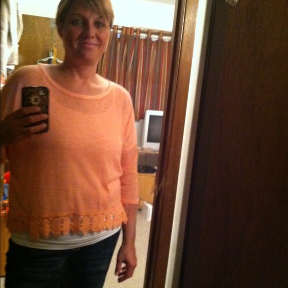 Profile Picture of Jen Doty (@jen572) on Poshmark