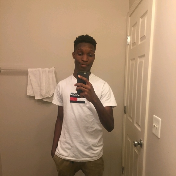 Profile Picture of Emmanuel Ojo (@ojmanny) on Poshmark