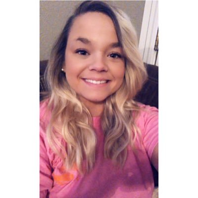 Profile Picture of Elizabeth Schell (@Elizabe17034404) on Twitter