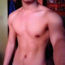 Profile Picture of Luke & Alex (@CoupleAlter) on Twitter