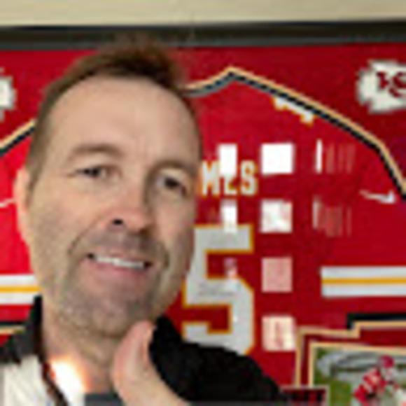 Profile Picture of Joey Marlow (@joeymarlow73) on Poshmark