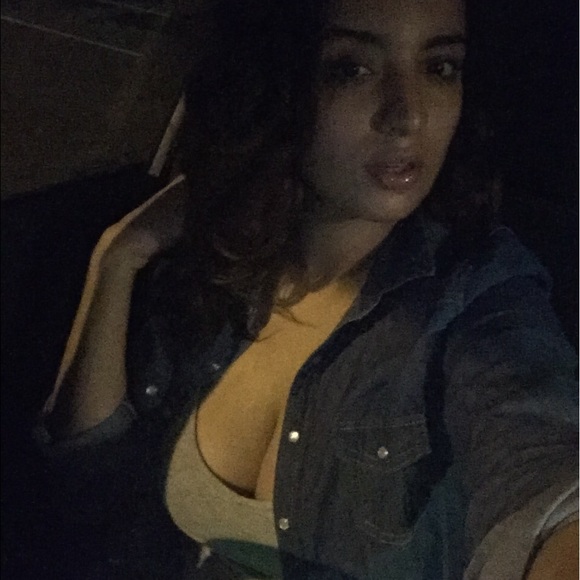 Profile Picture of Soumaya Wahbi (@soumayaw2425) on Poshmark