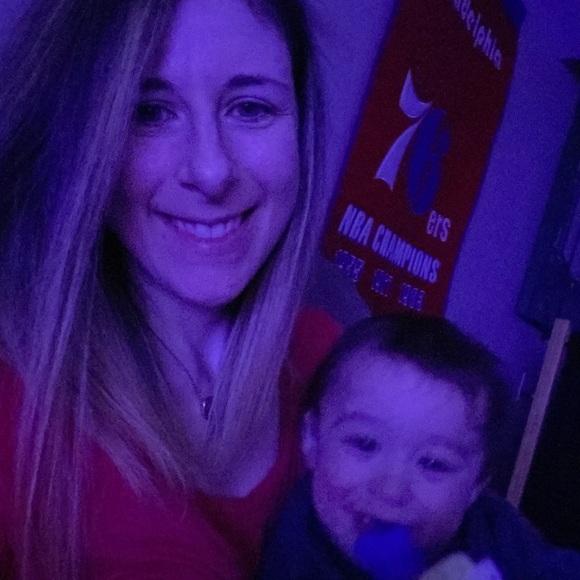 Profile Picture of Andrea Fritz (@afritz122) on Poshmark