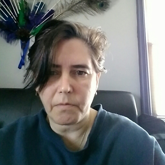 Profile Picture of Lisa Danylczenko (@lazc3367) on Poshmark