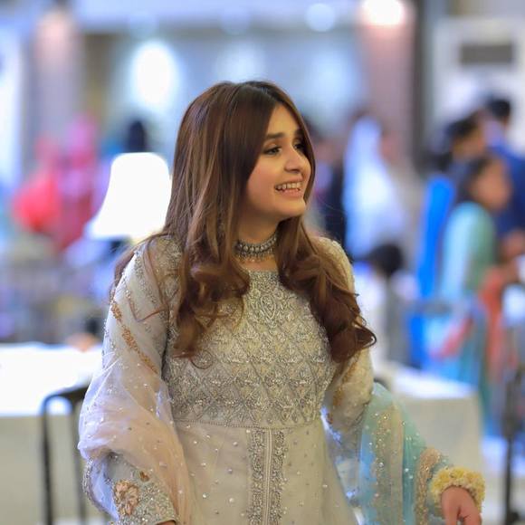 Profile Picture of Ayesha Haleem (@ayesha1995) on Poshmark
