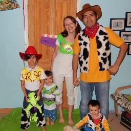 Profile Picture of Twins Make Five (@Twinsmakefive) on Twitter