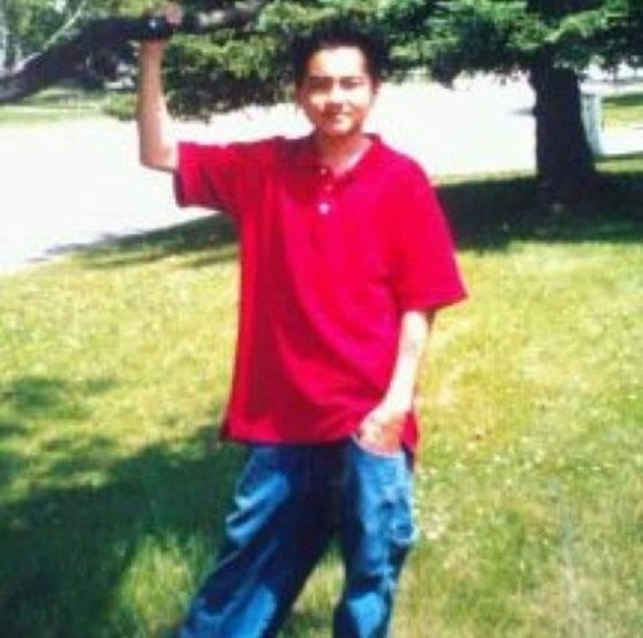 Profile Picture of Amunou vang Vang (@amunouvang) on Poshmark