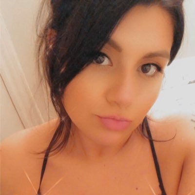 Profile Picture of Andrea Zamarron (@Dreavicious) on Twitter