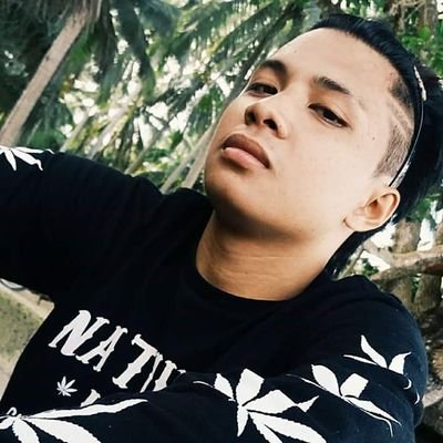 Profile Picture of Kim Dwight (@KDVRB09) on Twitter