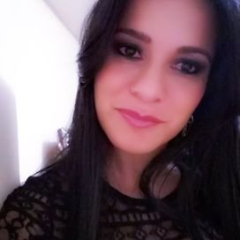 Profile Picture of Julia Samayoa (@juliasamayoaJ) on Twitter