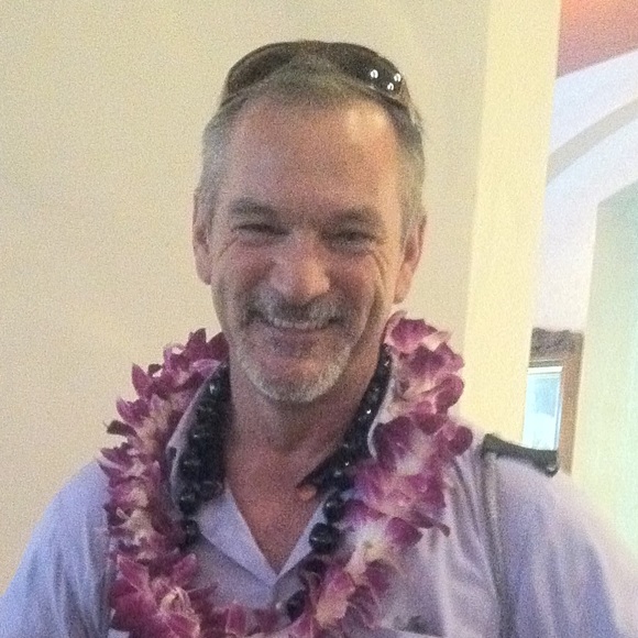 Profile Picture of Darrell Leslie (@exmedik) on Poshmark