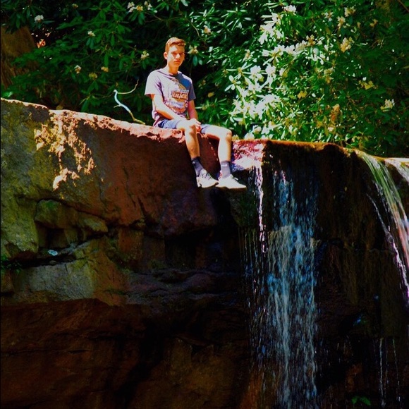 Profile Picture of Jared Crowley (@pabl0g) on Poshmark