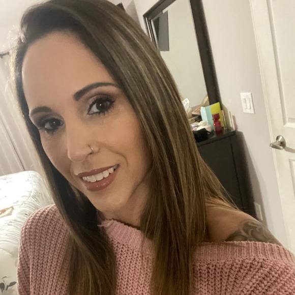 Profile Picture of Sonja Duepner (@haij01) on Poshmark