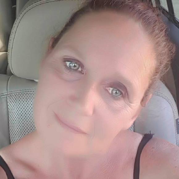 Profile Picture of Kellie Conklin balnis (@kbalnis) on Poshmark