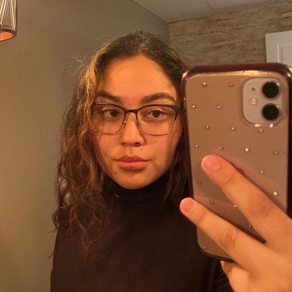 Profile Picture of Anita Fierst (@anitafierst) on Poshmark