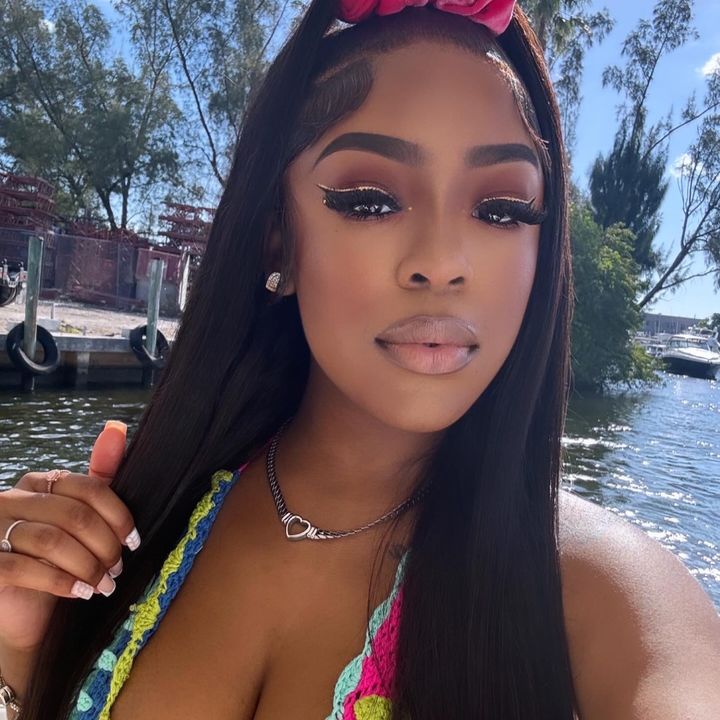 Profile Picture of loriii (@realllbrat) on Tiktok
