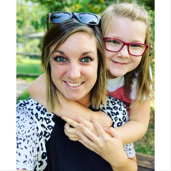 Profile Picture of Melissa Tarczynski (@melissatarczyns) on Poshmark