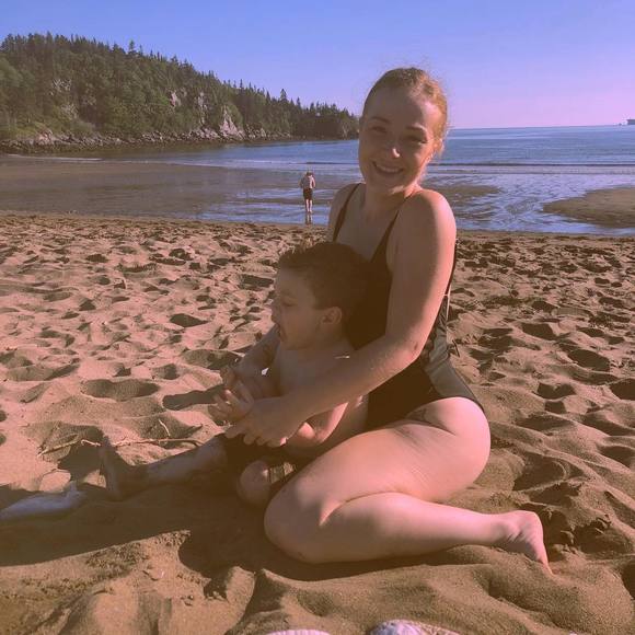 Profile Picture of Shawna Buote (@shawnabuote) on Poshmark