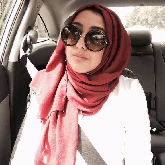 Profile Picture of Sakina Datoo (@sakinadatoo) on Poshmark