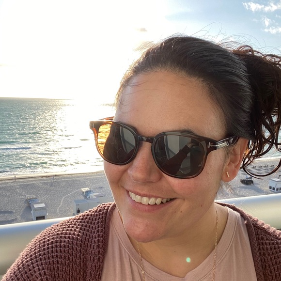 Profile Picture of Angela Manning (@manning0625) on Poshmark