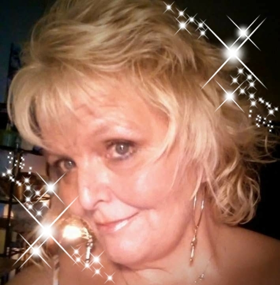 Profile Picture of Dandy Roelfsema (@dandyroelfsema) on Poshmark