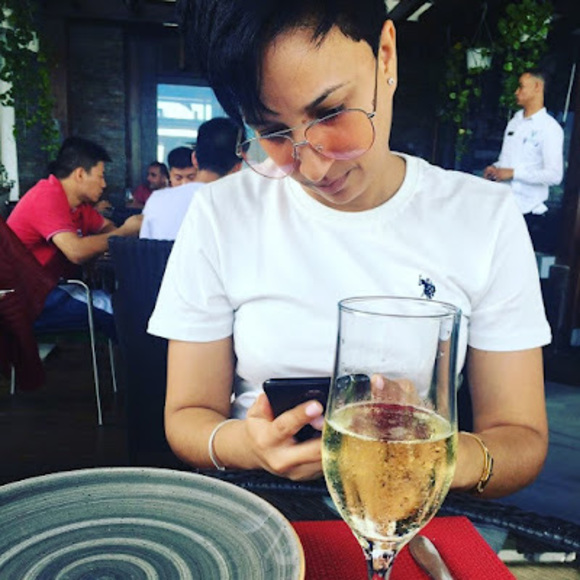 Profile Picture of Alba Jimenez (@albitasflow) on Poshmark