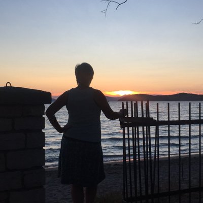 Profile Picture of Janet Snell (@Janet_Snell) on Twitter