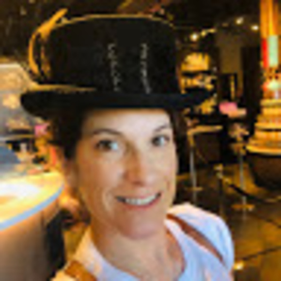 Profile Picture of Kelly Quick timmreck (@pianokeys1825) on Poshmark