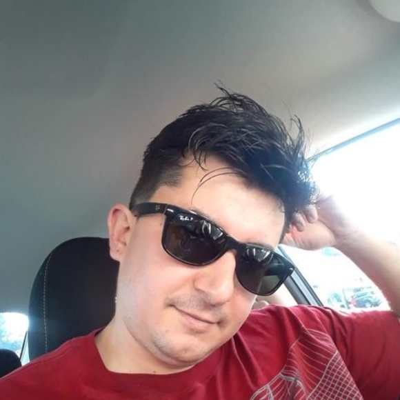 Profile Picture of Bozidar Anicic (@bozidaranicic) on Poshmark