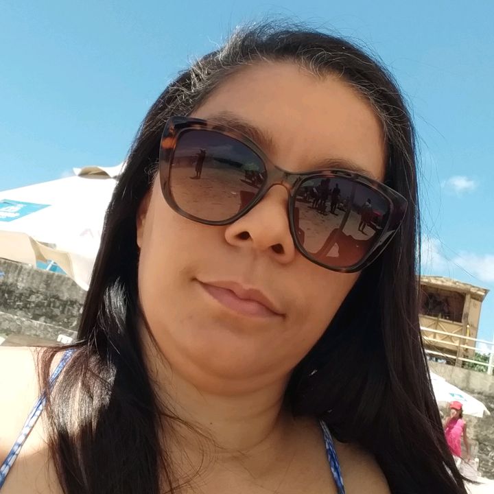 Profile Picture of Clívea Costa (@cliveacosta) on Tiktok