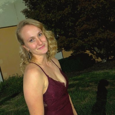 Profile Picture of Sarah Jo (@LightTheLamp_25) on Twitter