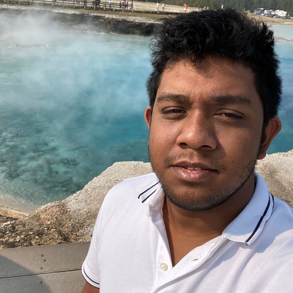 Profile Picture of Nickey Pinto (@nickey_pinto) on Poshmark