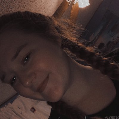 Profile Picture of Chloe Bragg (@ChloeBragg8) on Twitter