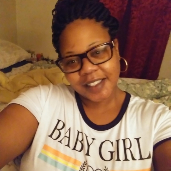 Profile Picture of Cassandra Randolph (@cassandraran398) on Poshmark