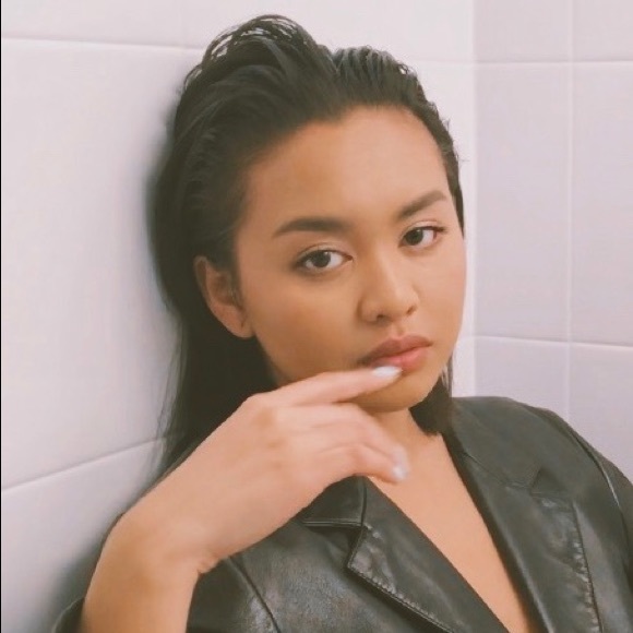 Profile Picture of Angelica-anne Serrano (@ahngelicuhh) on Poshmark